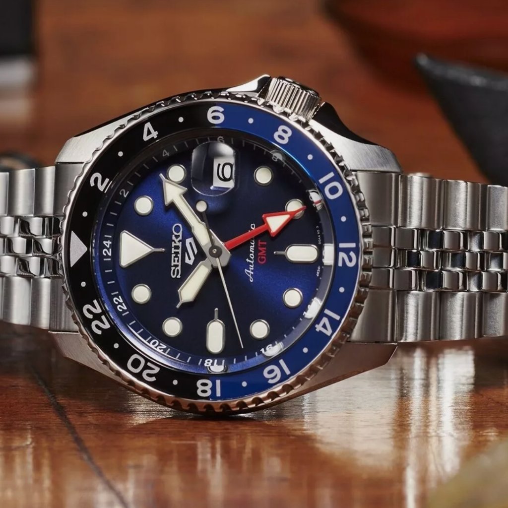 Seiko Mens Sports 42mm Gmt Automatic Watch 100 Meter Blue Dial Seiko Mens Sports 42mm Gmt Automatic Watch 100 Meter Blue Dial